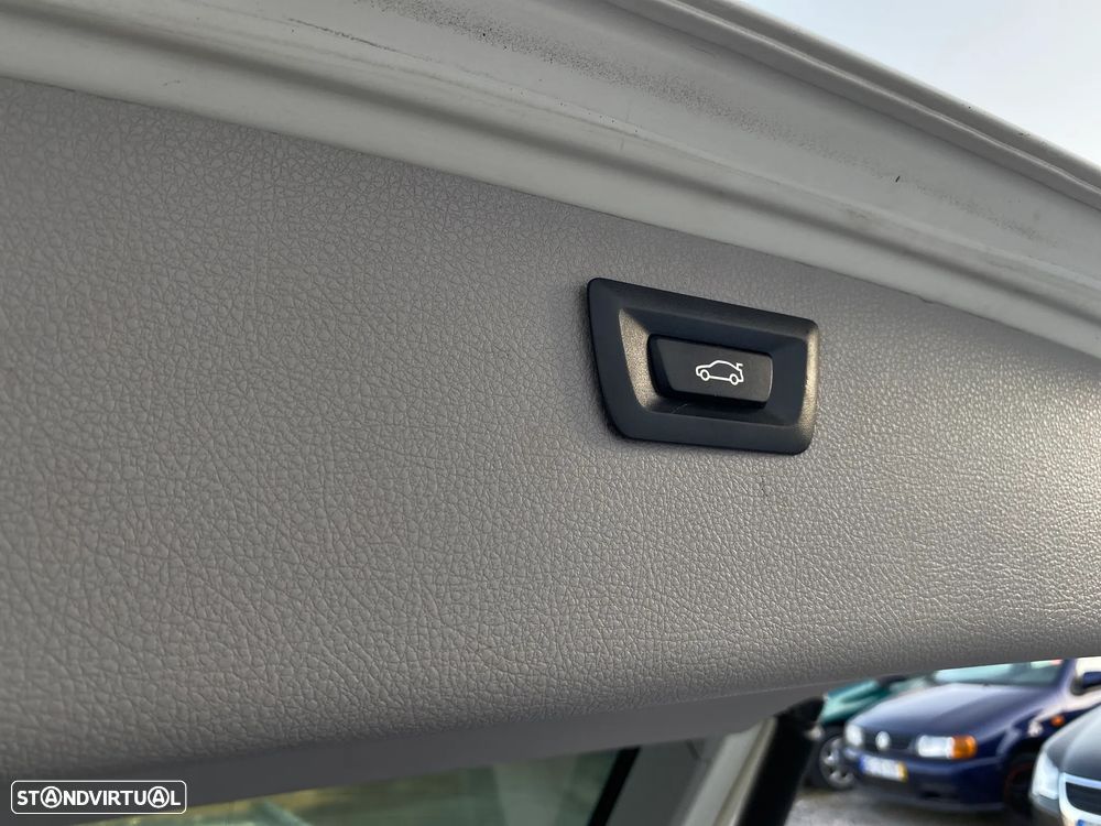 BMW 320 d Touring xDrive Line Sport Auto - 42
