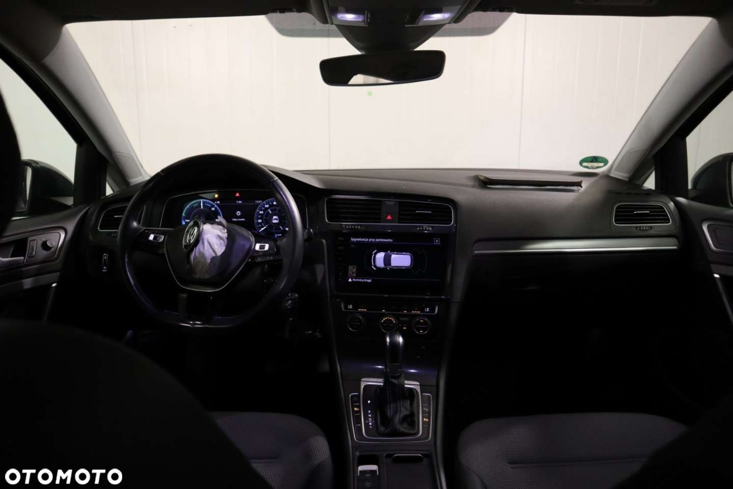 Volkswagen Golf e-Golf - 30