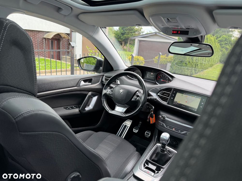 Peugeot 308 1.2 PureTech GPF Allure S&S - 12