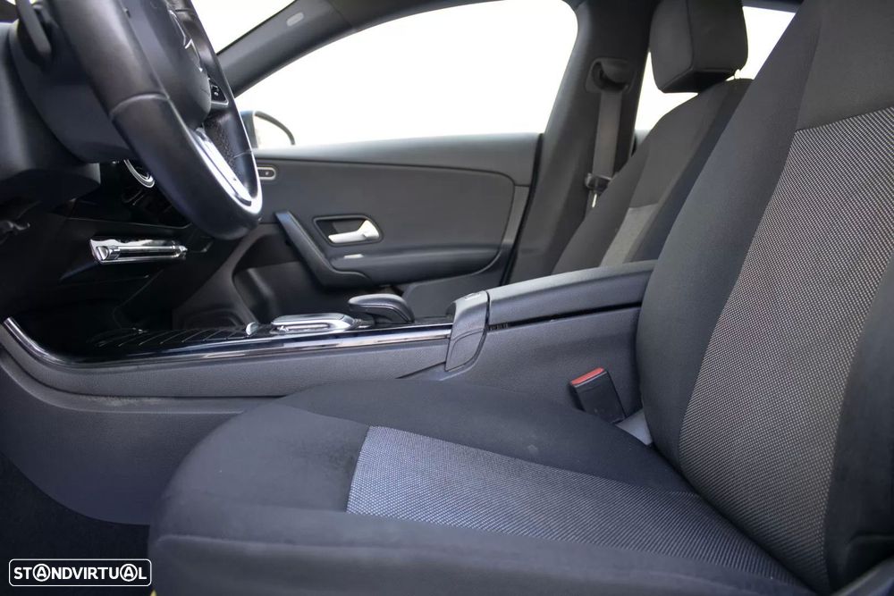 Mercedes-Benz CLA 180 d 8G-DCT Edition Progressive Line — fotografia 13