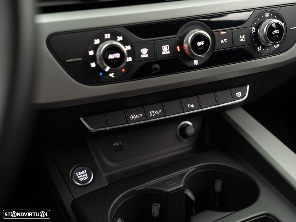 Audi A4 Avant 30 TDI S tronic - 27