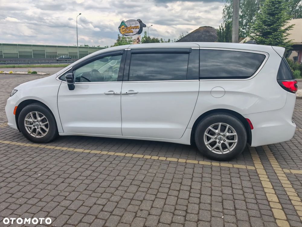 Chrysler Pacifica - 12
