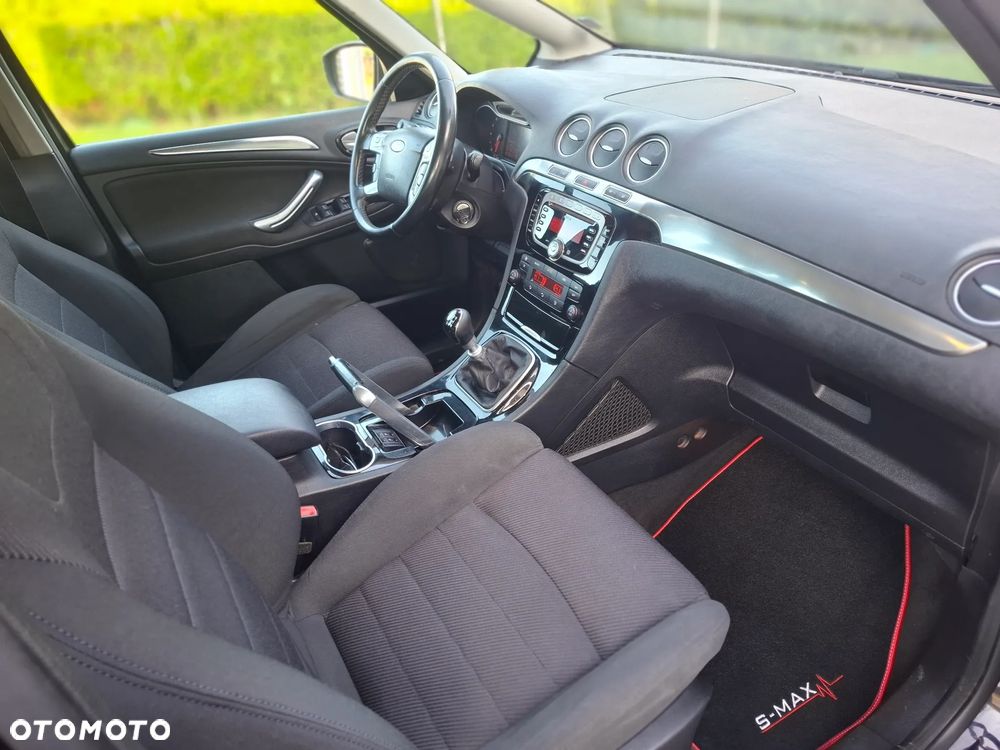 Ford S-Max - 13