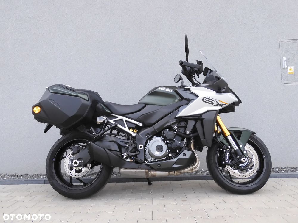 Suzuki GSX - 20