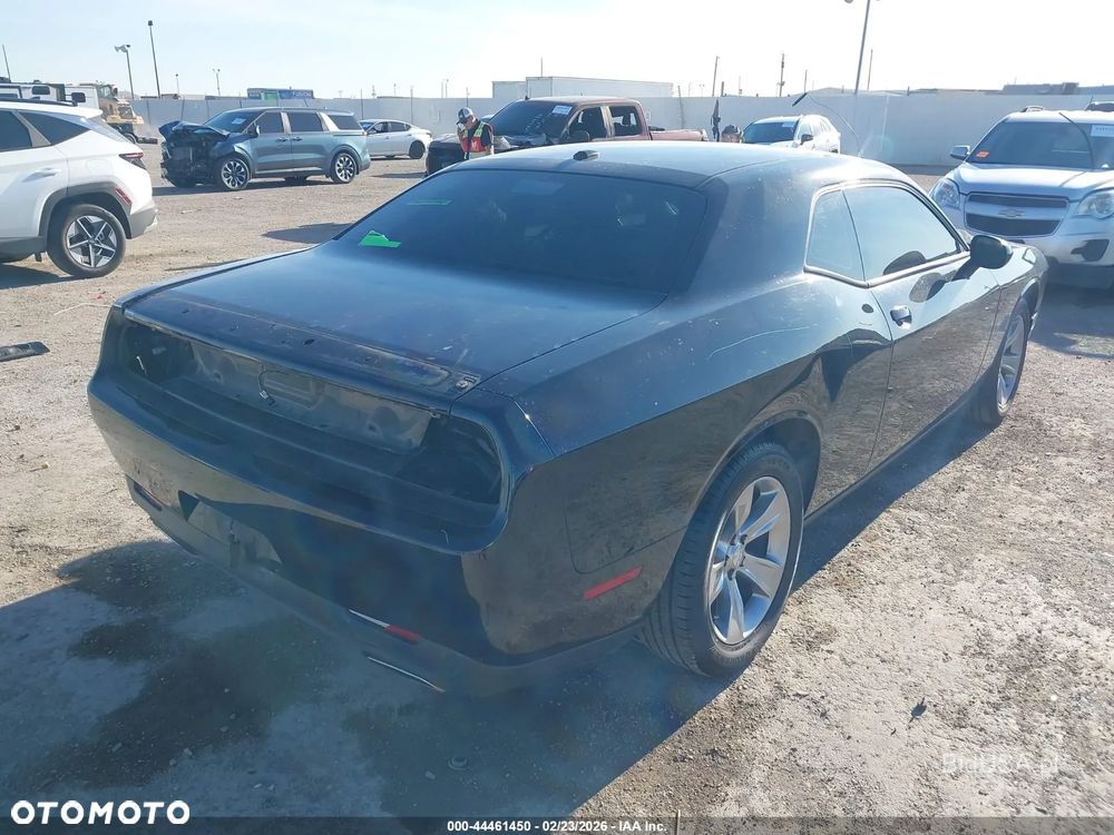Dodge Challenger - 4