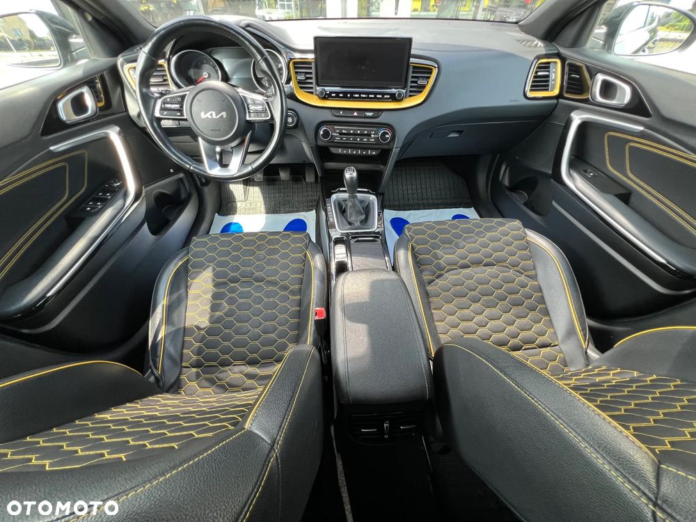 Kia XCeed 1.5 T-GDI L Business Line - 12