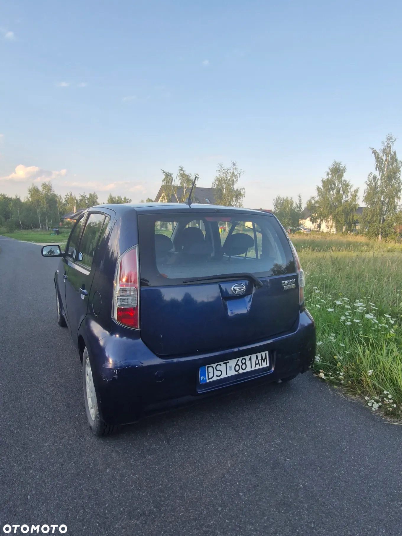 Daihatsu Sirion 1.0 - 4