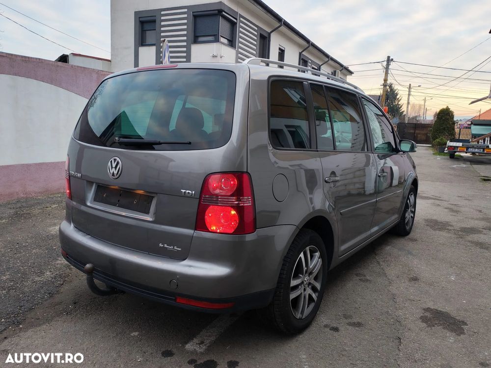 Volkswagen Touran 1.9 TDI DSG Highline - 10