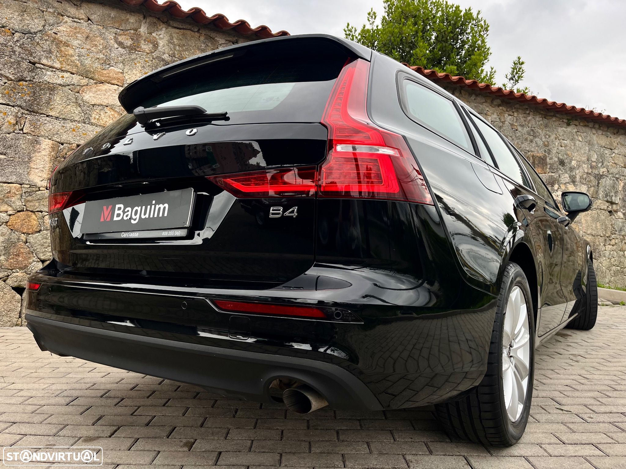 Volvo V60 2.0 B4 Momentum Geartronic - 1