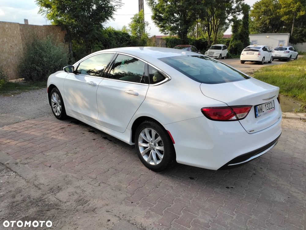 Chrysler 200 - 8