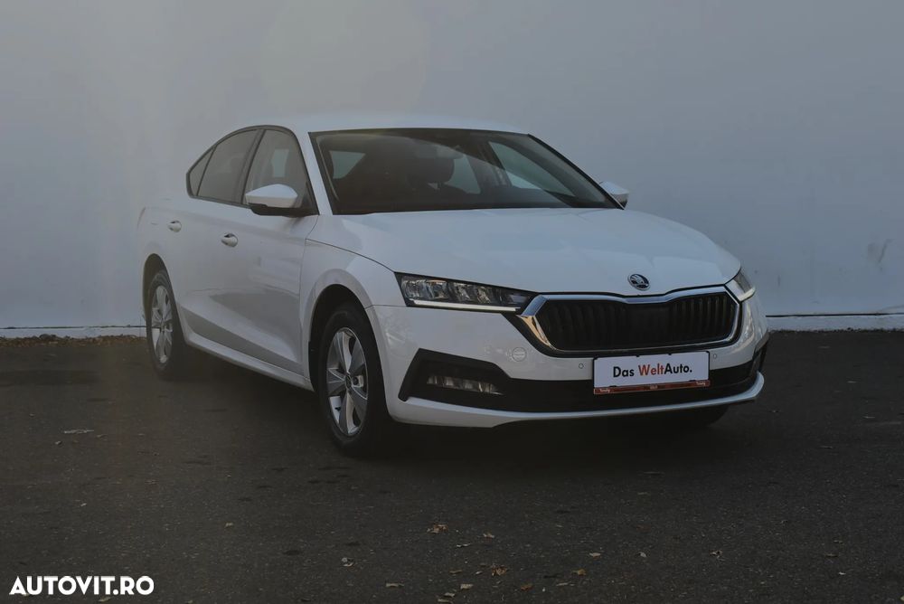 Skoda Octavia 1.5 TSI DSG MHEV Ambition - 2