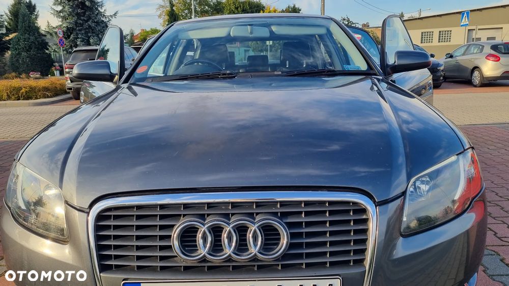 Audi A4 Limousine - 10