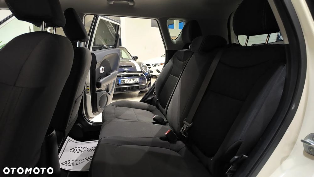 Kia Soul 1.6 GDI L - 32