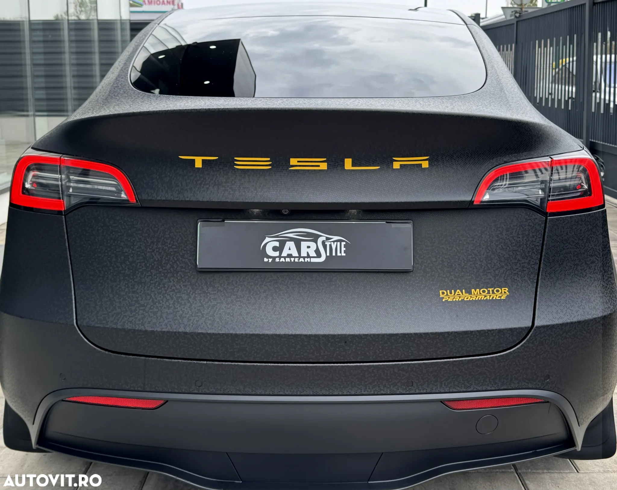 Tesla Model Y AWD Performance - 6