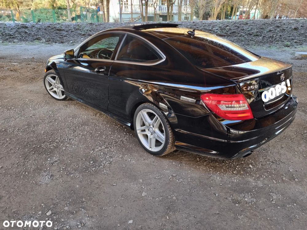 Mercedes-Benz Klasa C 250 CGI BlueEff - 4