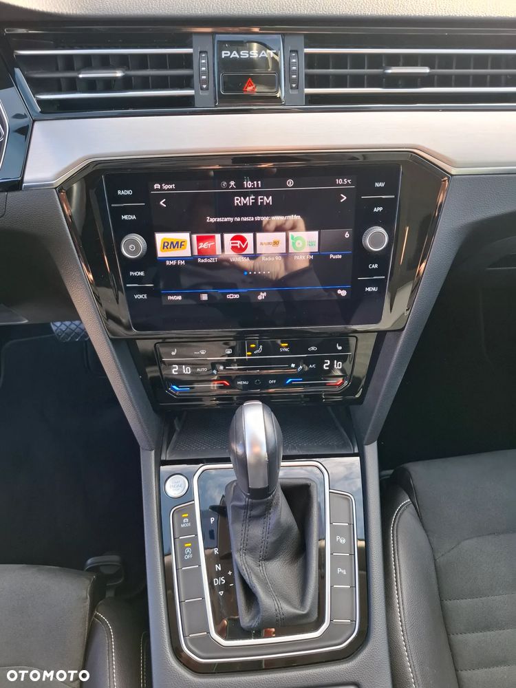 Volkswagen Passat Variant 1.5 TSI EVO Elegance DSG - 25