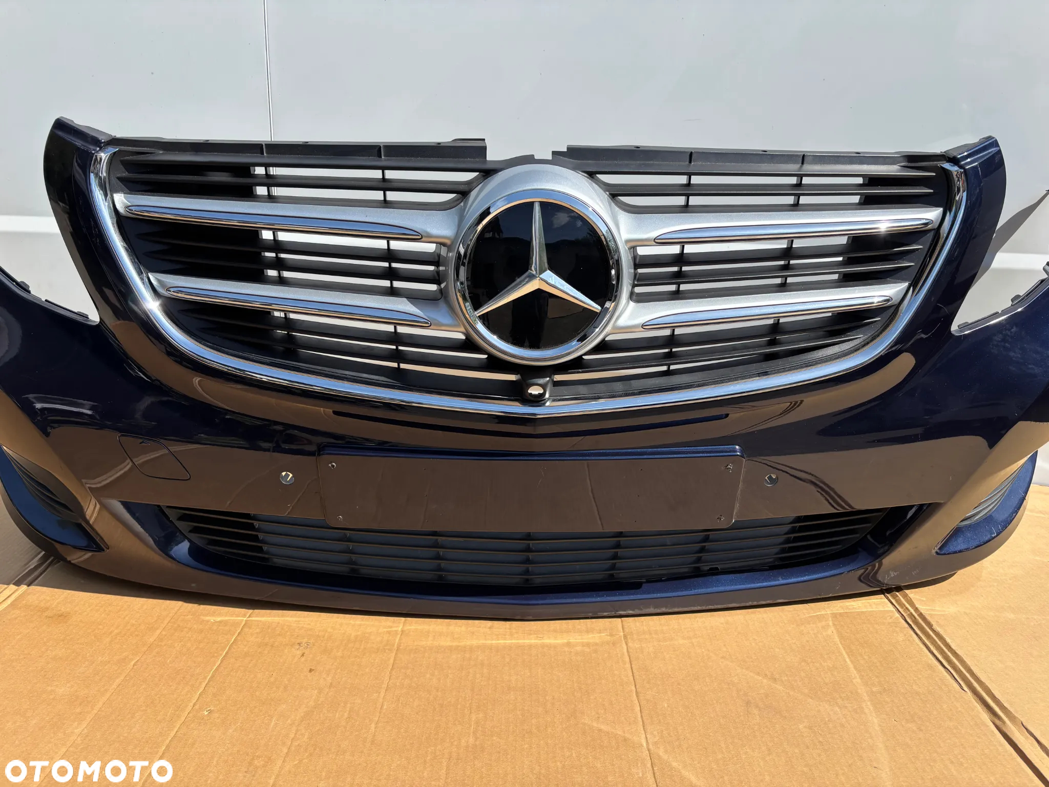 Mercedes Vito V Klasa Zderzak Przedni Grill Kratka Zderzaka Znaczek PDC Kamera Niebieski W447 447 A4478850025  A4478800283 A4478801901 A4478802001 - 3