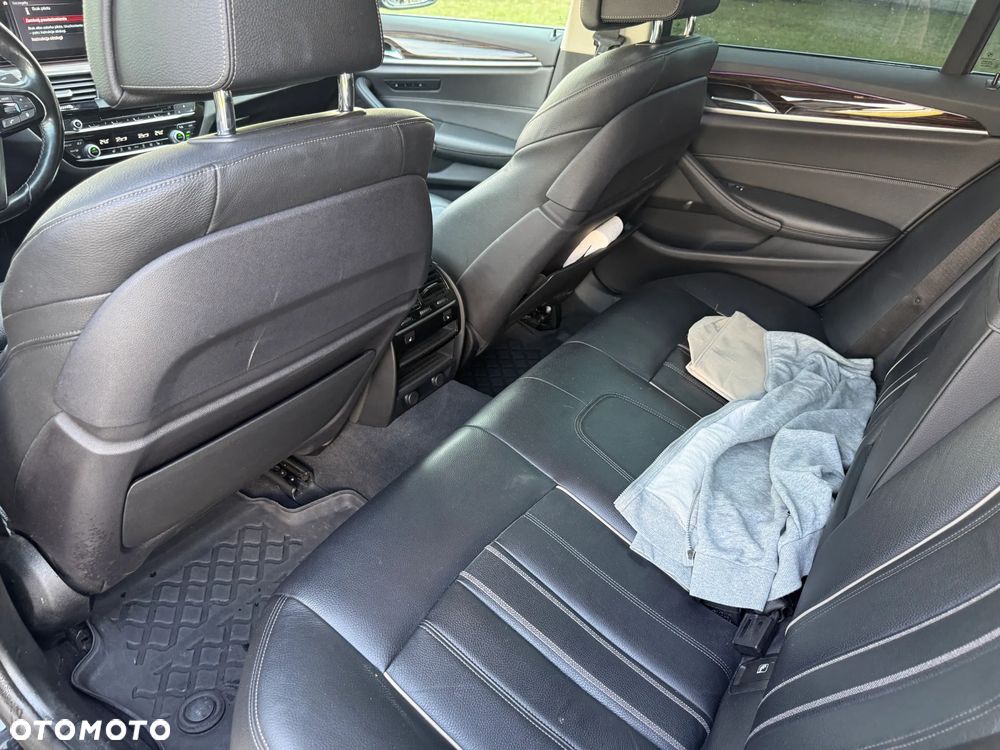 BMW Seria 5 530d xDrive Sport-Aut Luxury Line - 34
