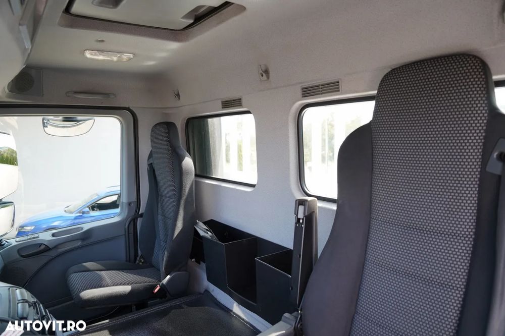 Mercedes-Benz ACTROS 2636 / 6x4 / CAROSERIE DE LIVRARE 7 M + HIAB HDS - EXTENSIE 12,6 M / PODEA REZISTENTĂ / RADIOCOMANDĂ / ROTATOARE / IMPORTAT - 29