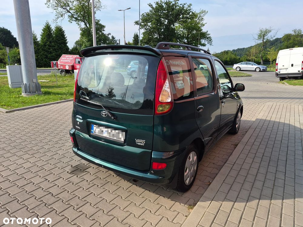 Toyota Yaris Verso - 3