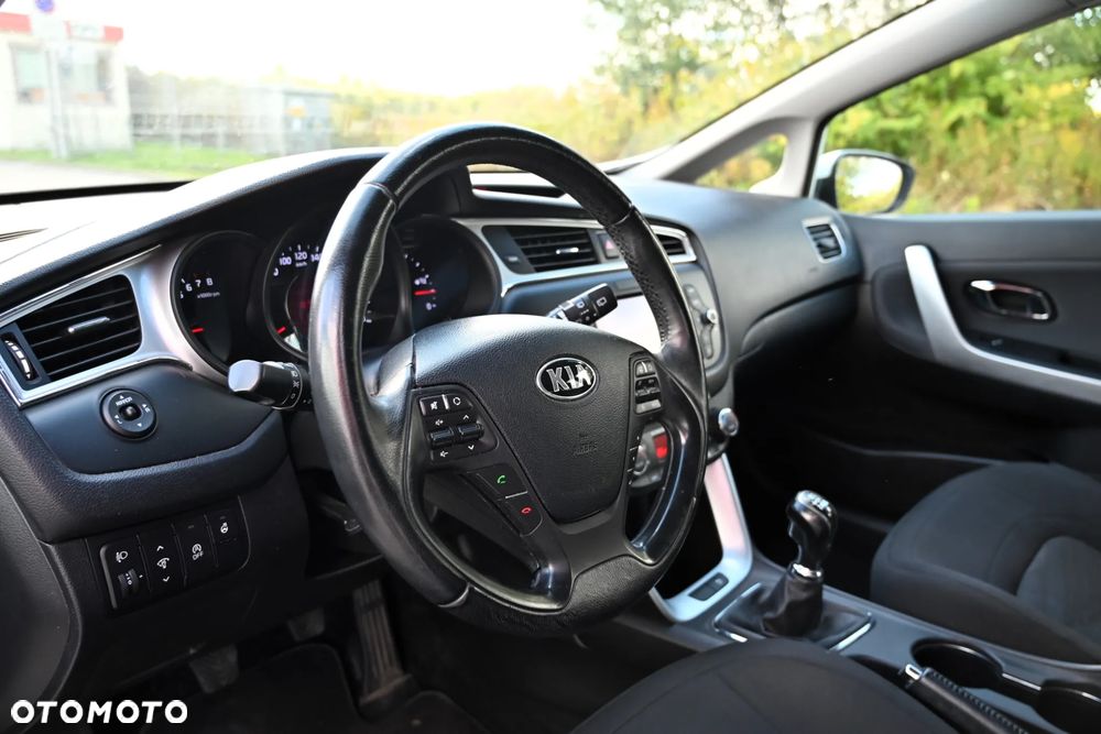 Kia Ceed - 22