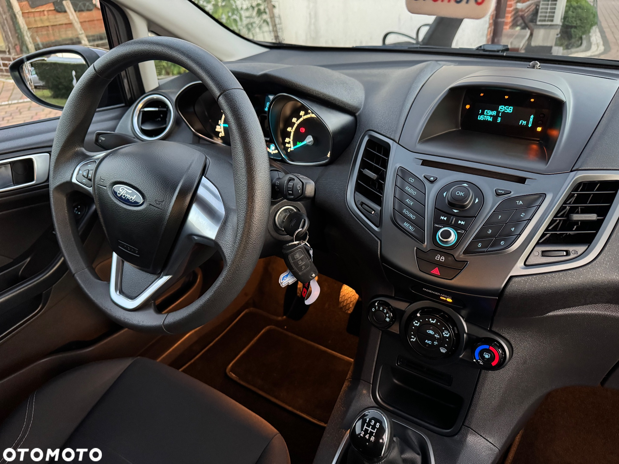 Ford Fiesta - 24