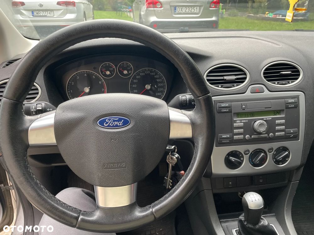 Ford Focus 1.6 16V Ambiente - 6