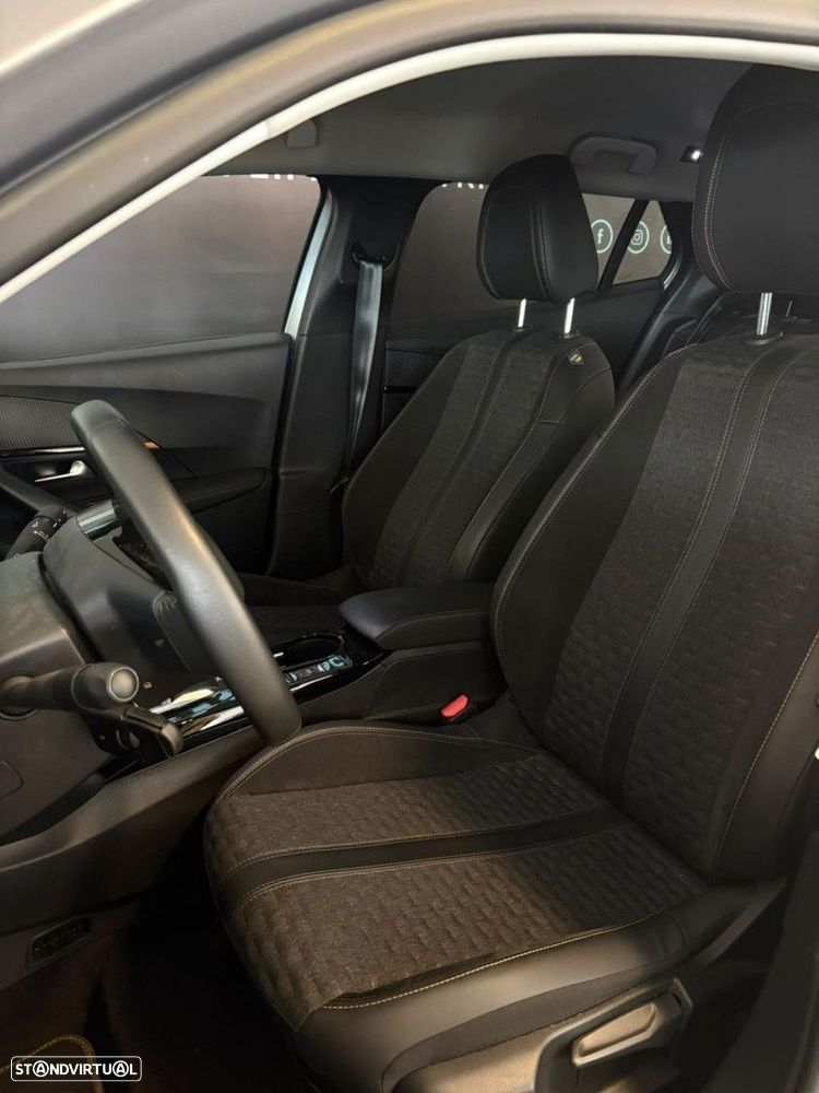 Peugeot e-2008 50 kWh Active - 6