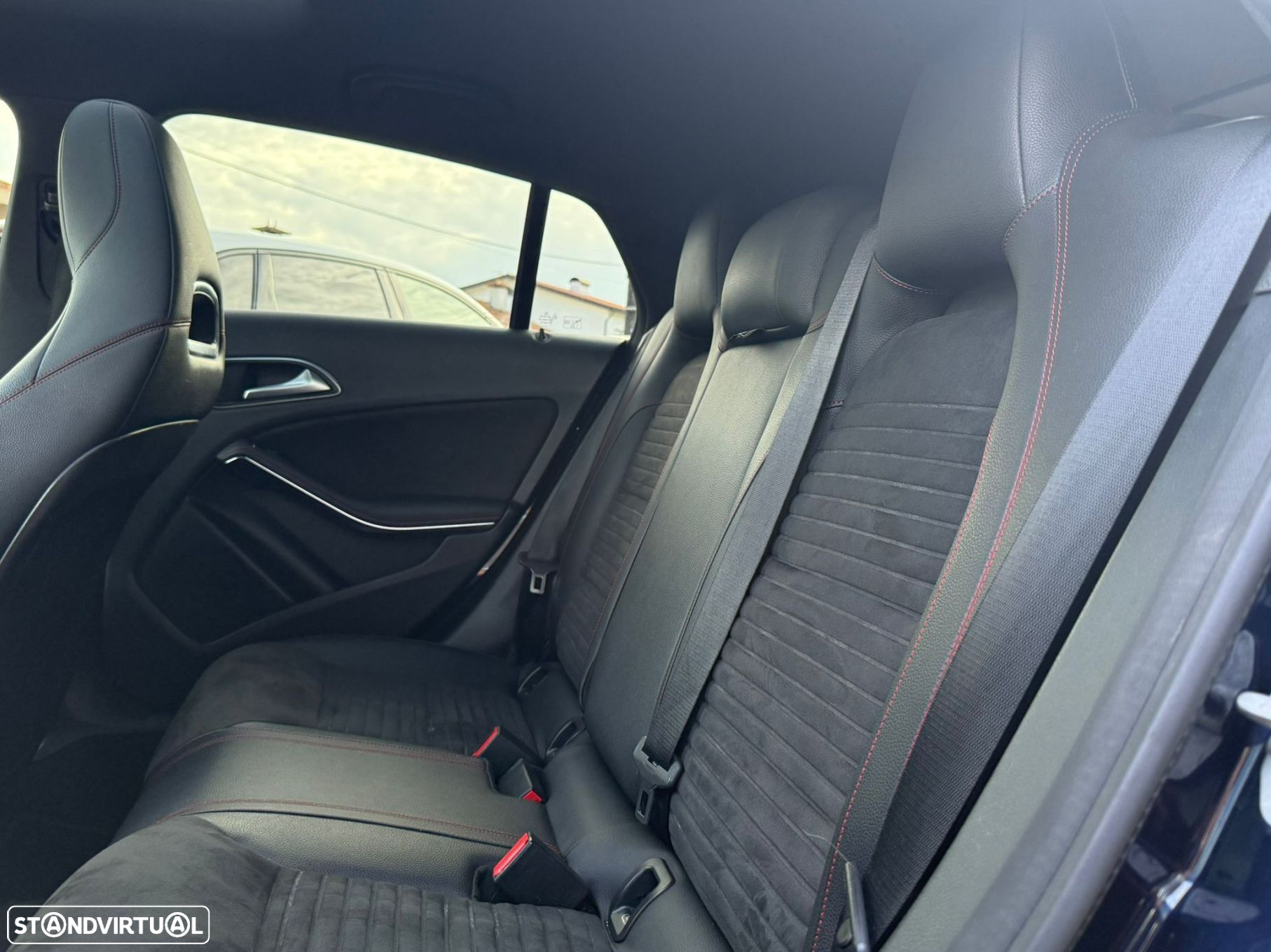 Mercedes-Benz CLA 200 d Shooting Brake AMG Line - 15