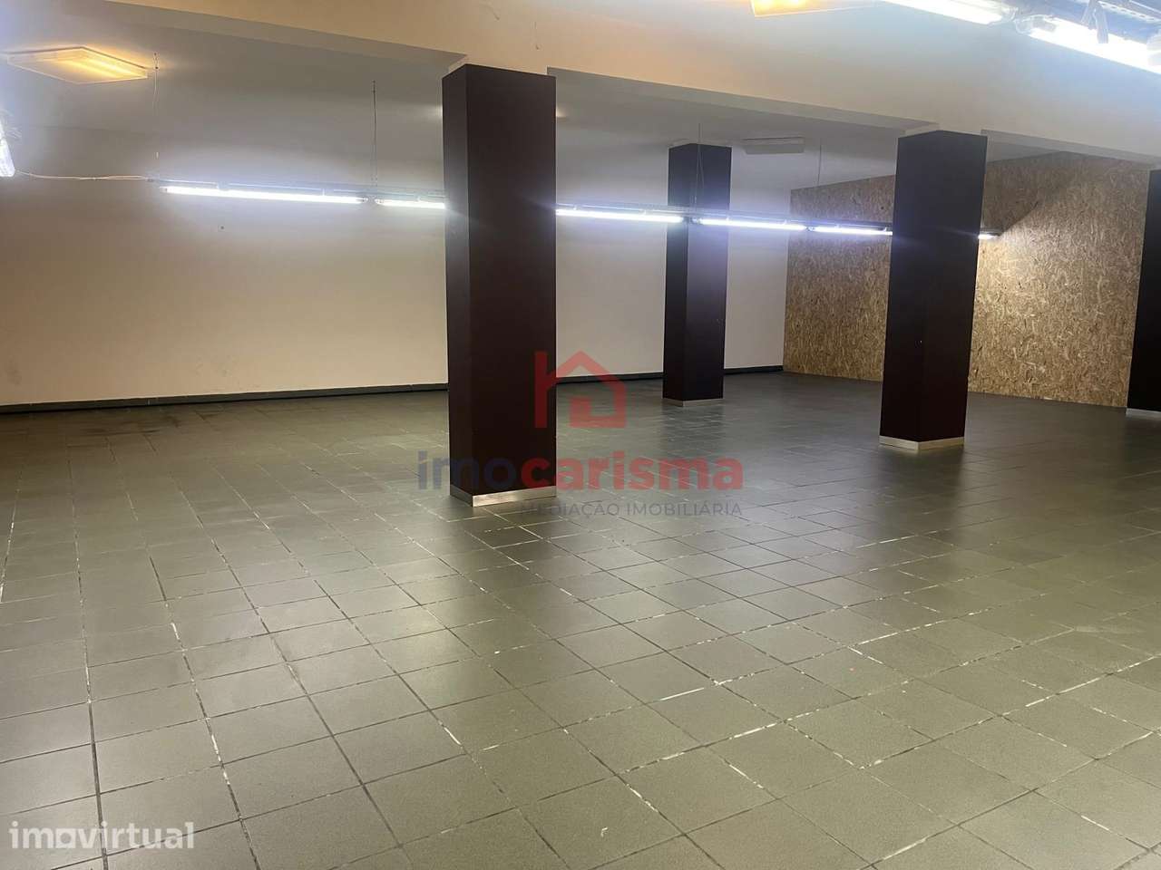 Armazém para Arrendamento em Lordelo, Guimarães – 200 m² - Grande imagem: 3/11