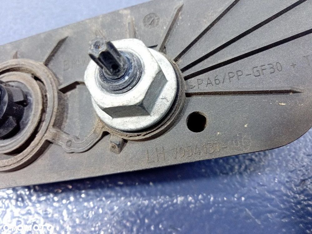 BMW IX I20 ODBOJNIK LEWY KLAPY TYLNEJ 7954133 - 4
