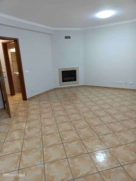 Alugo moradia ao ano - Grande imagem: 2/12