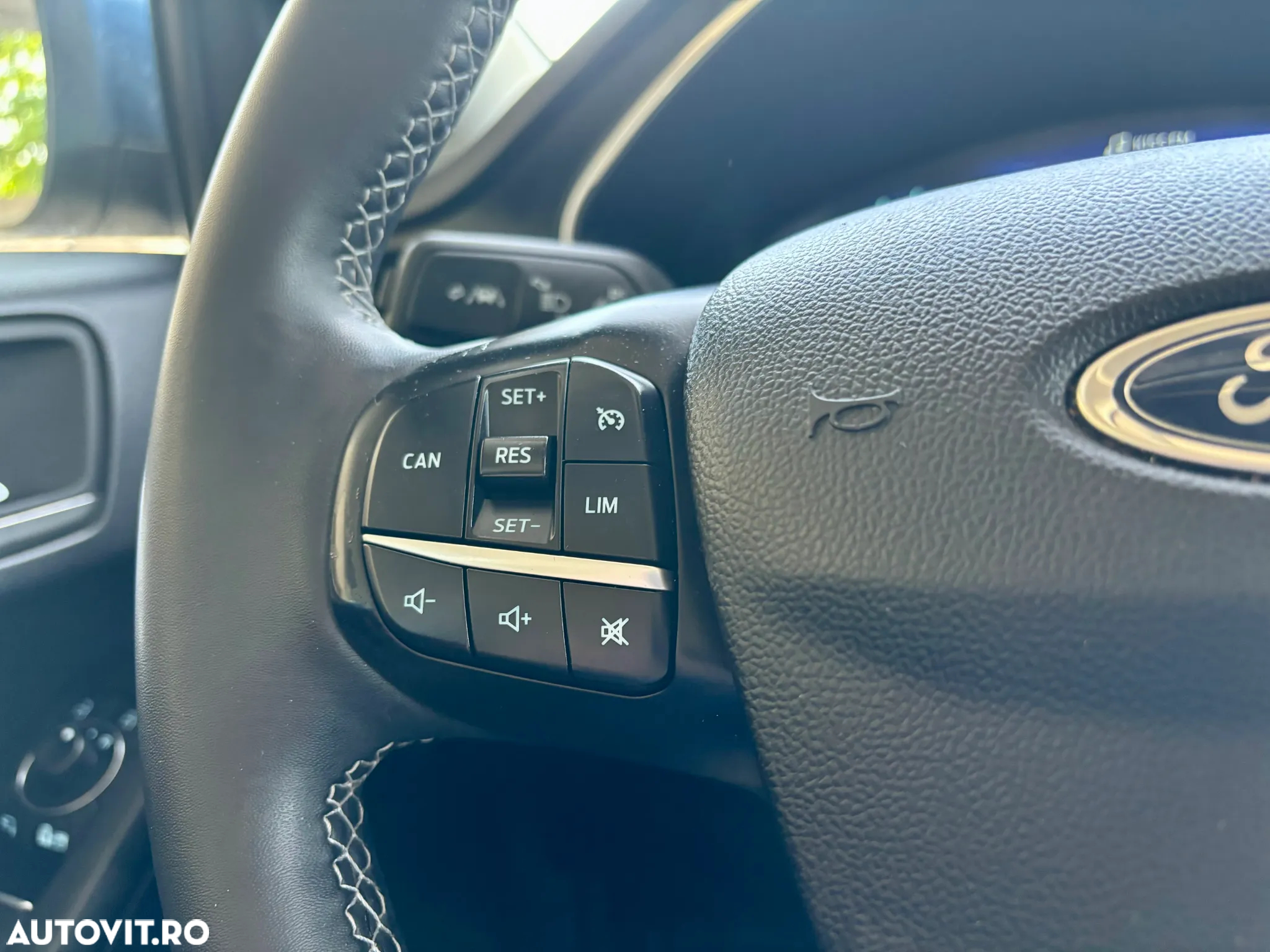 Ford Focus 1.0 EcoBoost Connected - 17