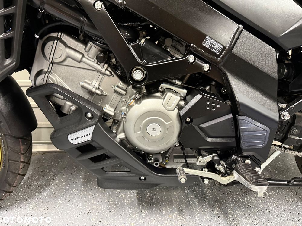 Suzuki V-STROM - 18
