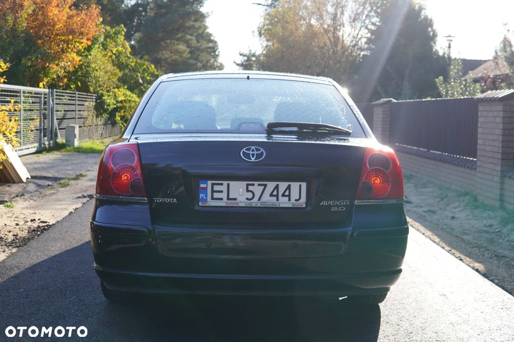Toyota Avensis 2.0 VVT-i High - 9