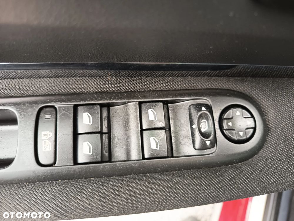 Peugeot 3008 HDi FAP 150 Allure - 26