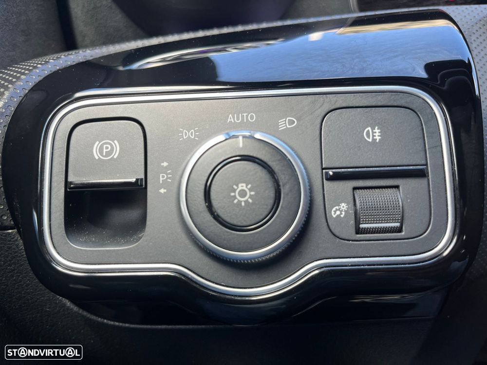 Mercedes-Benz A 250 e AMG Line - 16