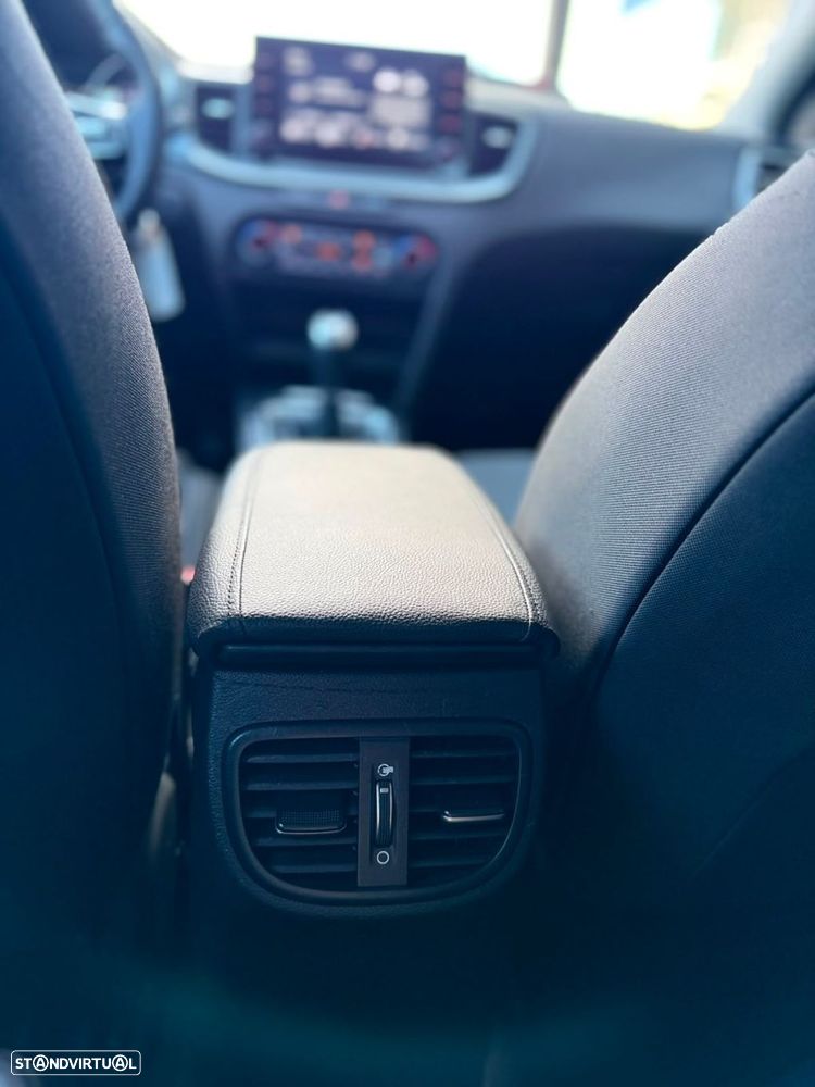 Kia XCeed 1.0 T-GDI Dynamic - 33
