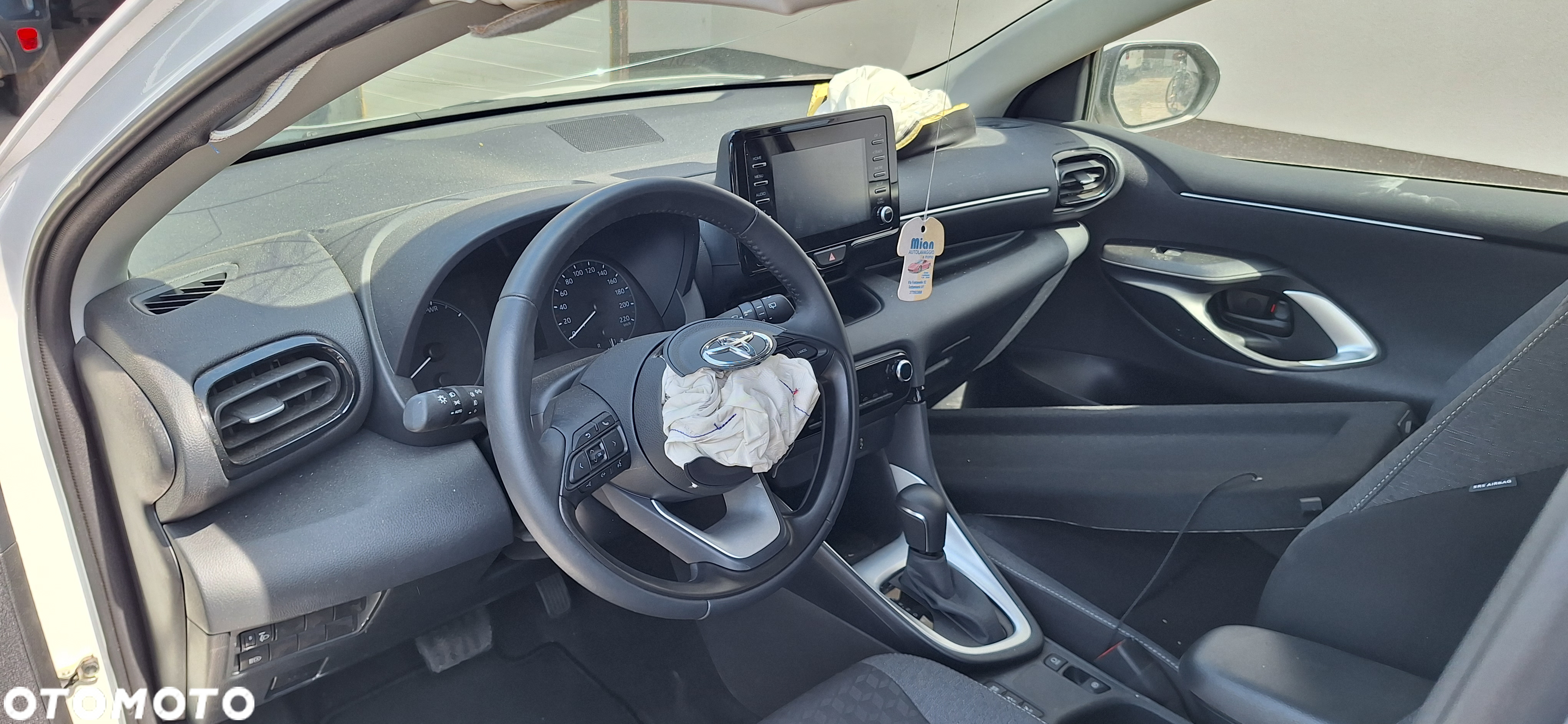 Toyota Yaris ver-hybrid-1-5-comfort - 9