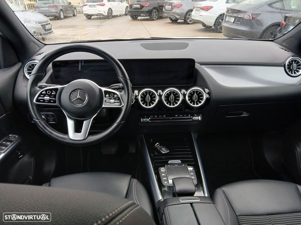 Mercedes-Benz GLA 250 e 8G-DCT - 13