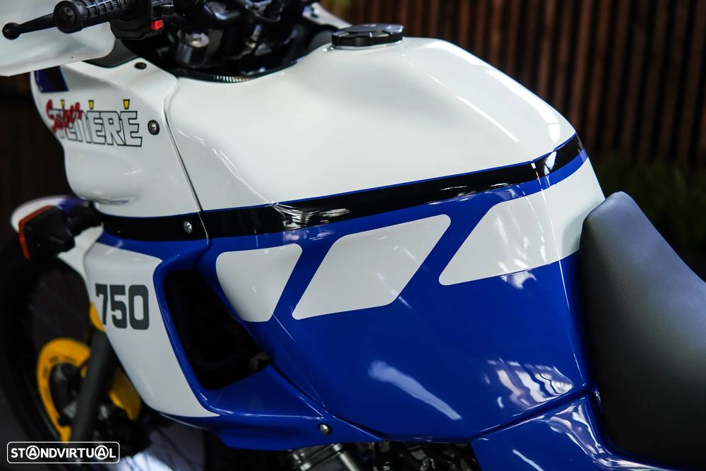 Yamaha XT750Z Super Tenere - 19