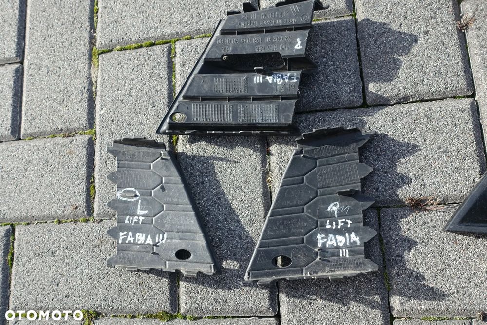 KRATKA ZDERZAKA LEWA PRAWA ŚRODKOWA FABIA II III LIFT IV RS - 8