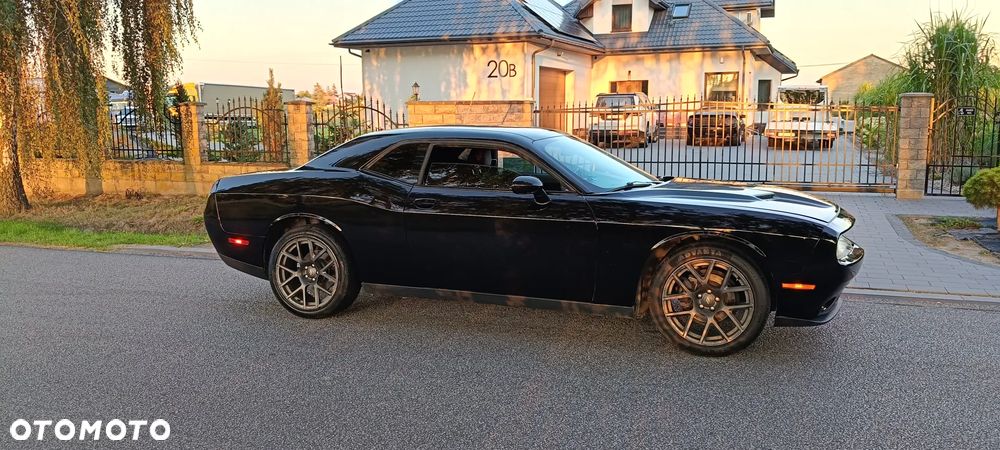 Dodge Challenger - 4
