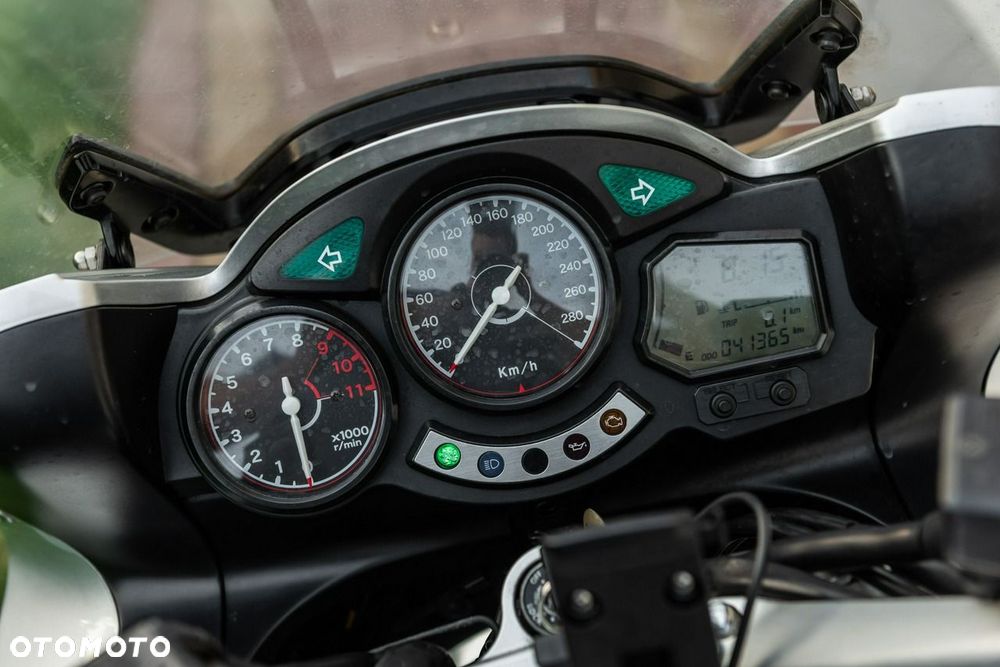 Yamaha FJR - 7