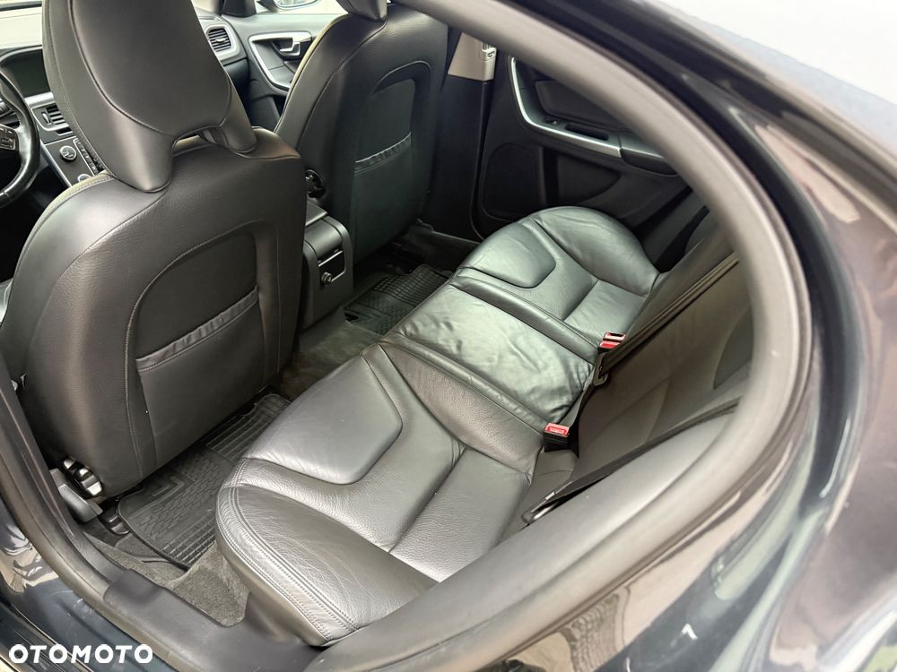 Volvo S60 D3 Geartronic Momentum - 27