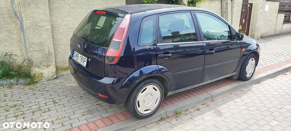 Ford Fiesta 1.3 Ambiente - 3