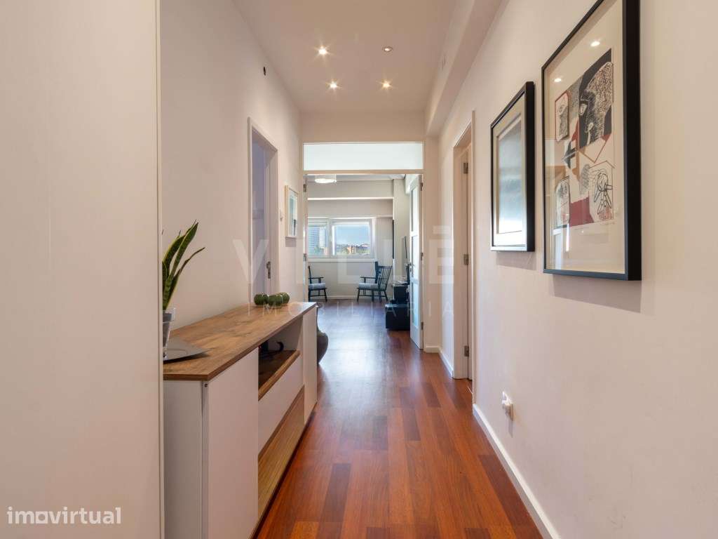 Apartamento T4+1 | Condomínio Fechado | Campo Alegre | Porto - Grande imagem: 3/29