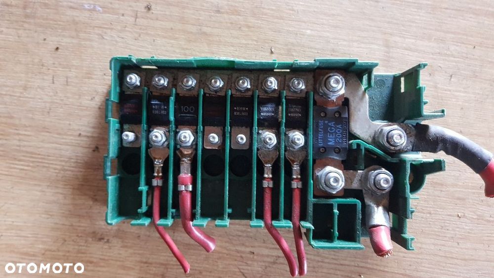 BMW E39 SKRZYNKA LISTWA BEZPIECZNIKÓW 8387541 - 1