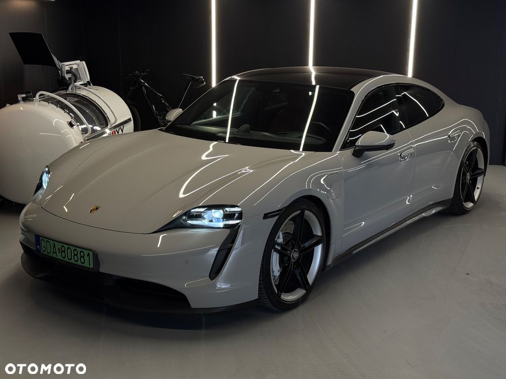Porsche Taycan - 3