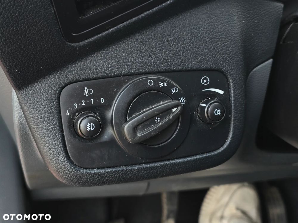 Ford C-MAX 1.6 TDCi Start-Stop-System Champions Edition - 31